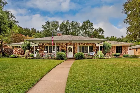 2410 Nantucket Dr, Sherman, TX 75092