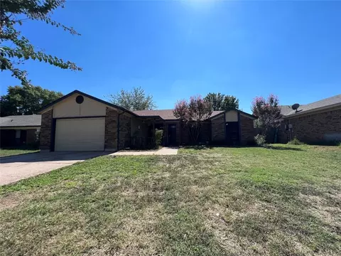 312 Iberis Dr, Arlington, TX 76018