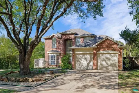 4355 Briar Hill Dr, Grand Prairie, TX 75052