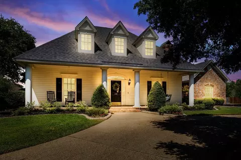 110 Prestwick Cir, Bossier City, LA 71111