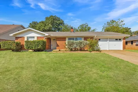 7704 Camelot Rd, Fort Worth, TX 76134