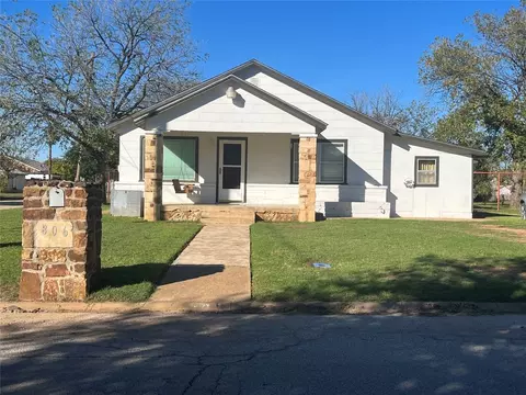 806 W Dyer St, Breckenridge, TX 76424
