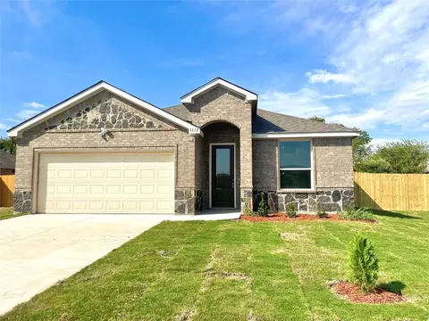 1117 Gannon Ln, Desoto, TX 75115
