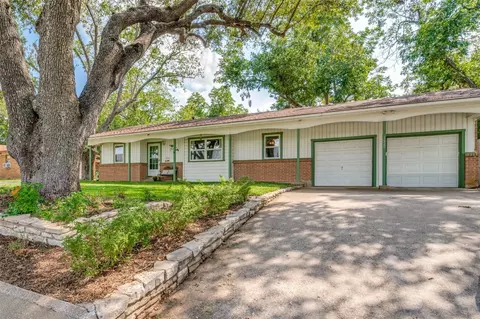 1520 W Park Row Dr, Arlington, TX 76013