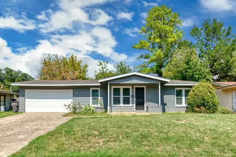 6225 Windermere Pl, Fort Worth, TX 76112
