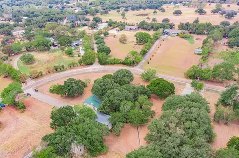 3224 Twin Creeks Dr, Cleburne, TX 76031