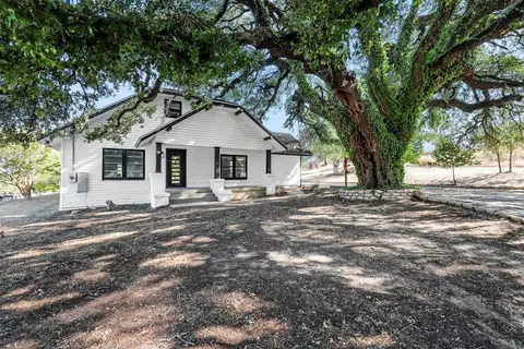 301 E Park Ave, Weatherford, TX 76086