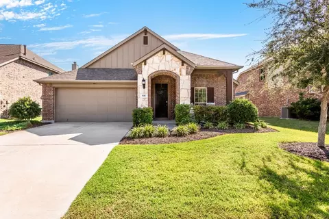 816 Water Garden Cir, Little Elm, TX 75068