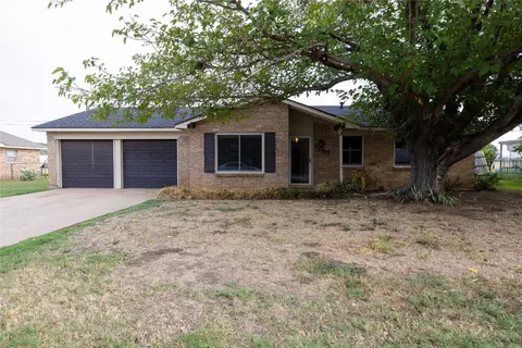 2001 SE 9th St, Mineral Wells, TX 76067