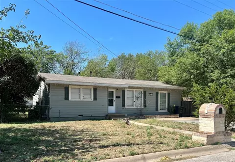 605 Dixon St, Cleburne, TX 76033