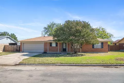 4404 Delwood Dr, Brownwood, TX 76801