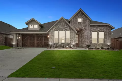293 Sparkling Springs Dr, Waxahachie, TX 75165