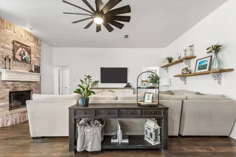 104 Inglewood Dr, Aledo, TX 76008