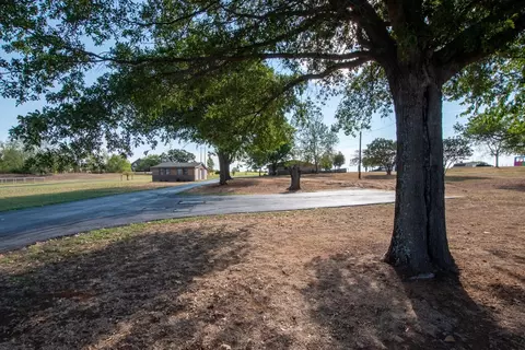 5236 New Hope Rd, Aubrey, TX 76227