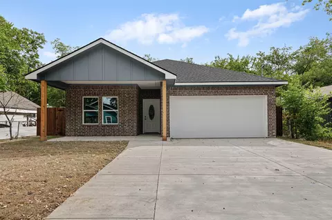 518 N Clements St, Gainesville, TX 76240