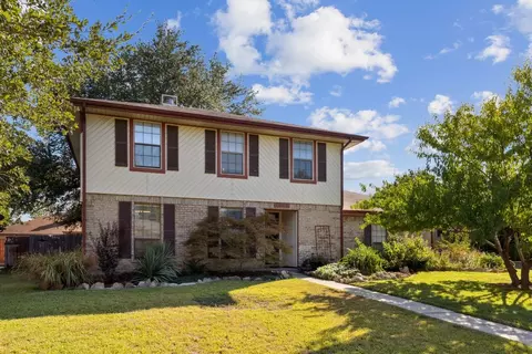 1822 Juniper Ln, Lewisville, TX 75077