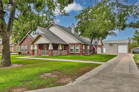 313 Elm St, Lindsay, TX 76250