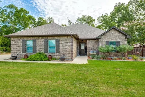 403 N Race St, Tioga, TX 76271