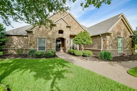 2300 Waters Edge Dr, Granbury, TX 76048