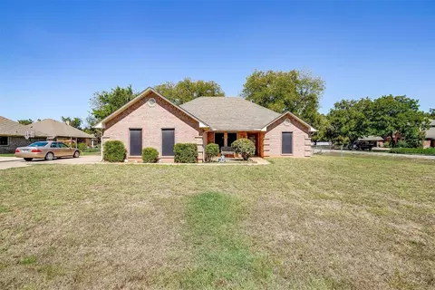 9205 Hanging Moss Dr, Granbury, TX 76049