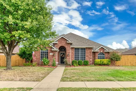 1526 Baker Dr, Cedar Hill, TX 75104