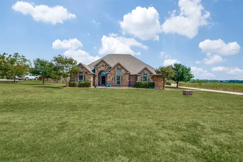 12020 New Day Dr, Fort Worth, TX 76179