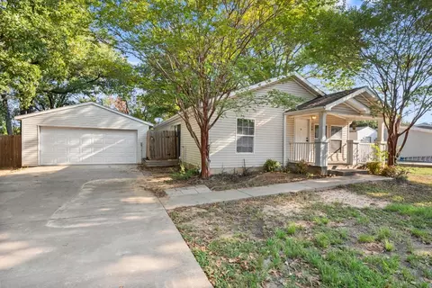 104 Grande Ln, Gun Barrel City, TX 75156