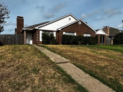 1529 Crescent Ln, Duncanville, TX 75137