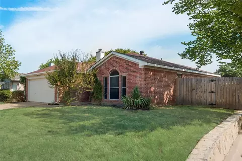 5619 Alicante Dr, Arlington, TX 76017