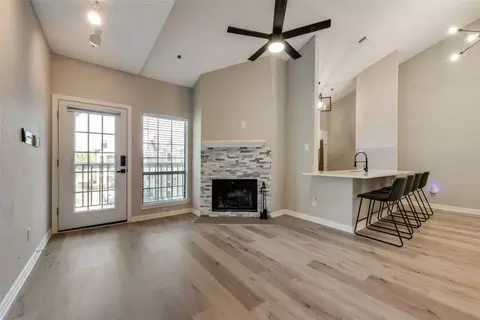4800 W Lovers Ln #217, Dallas, TX 75209