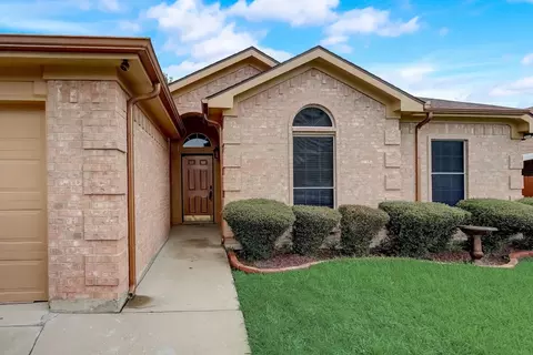 6019 Harwood Crossing Dr, Arlington, TX 76018