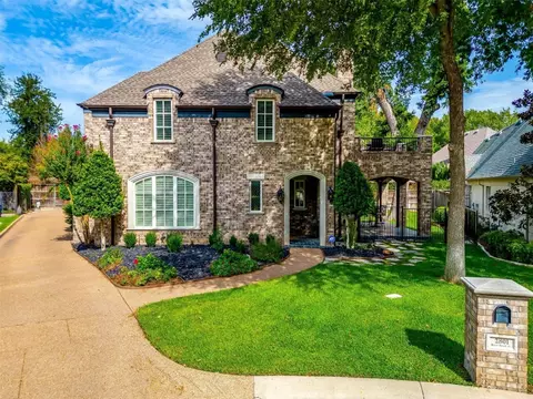 2801 River Brook Ct, Fort Worth, TX 76116