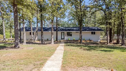 226 N Oaks Dr, Grand Saline, TX 75140