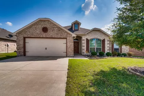 1334 Columbia Dr, Midlothian, TX 76065