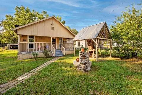 1040 W Collins St, Denison, TX 75020