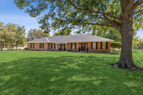 134 White Creek Rd, Van Alstyne, TX 75495