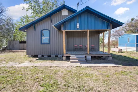 120 N Navarro Rd, Corsicana, TX 75109