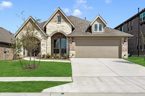 1025 Snowy Owl Dr, Alvarado, TX 76009