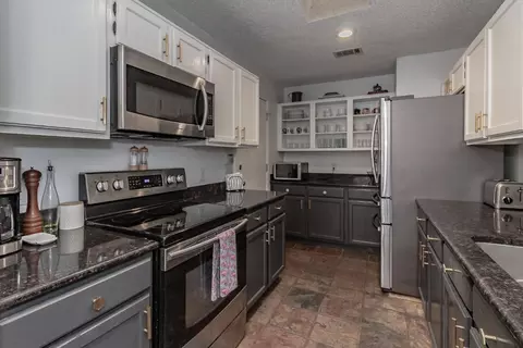 1714 Stoneway Dr, Grapevine, TX 76051 photo 8