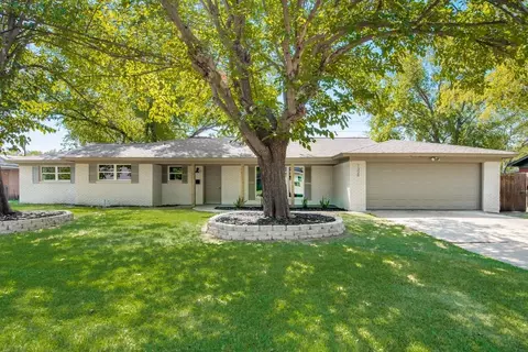 7324 Deville Dr, North Richland Hills, TX 76180