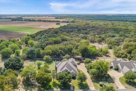 4010 Cascade Trl, Mcgregor, TX 76657 photo 2