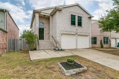 2051 Talon Dr, Lewisville, TX 75077
