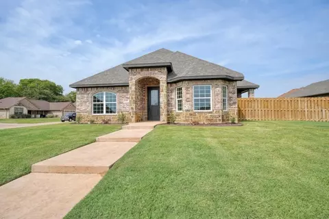 1496 White Bear Trl, Lindale, TX 75771