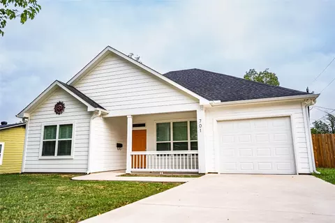 701 Carver St, Whitesboro, TX 76273