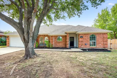 7737 Sagebrush Ct N, North Richland Hills, TX 76182