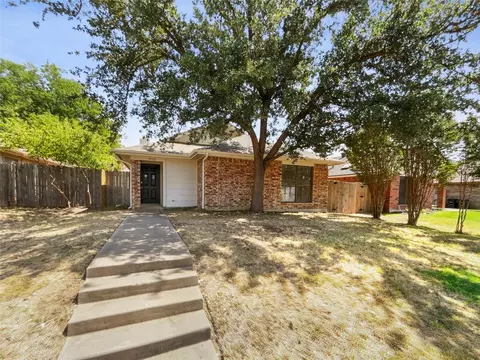 7328 Blackthorn Dr, Fort Worth, TX 76137