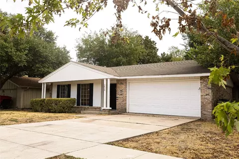 2416 Misty Ln, Carrollton, TX 75006