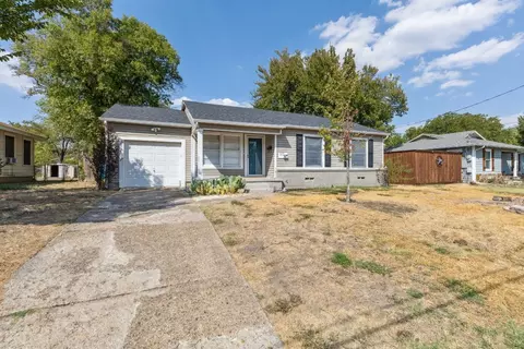 1117 E Russell Ave, Carrollton, TX 75006