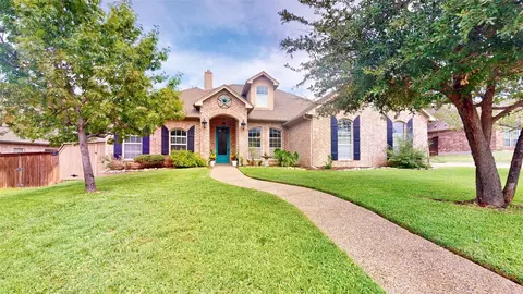 305 Pennsylvania Ave, Kennedale, TX 76060