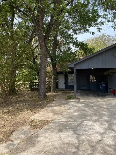 6040 Calloway Ct, Fort Worth, TX 76114